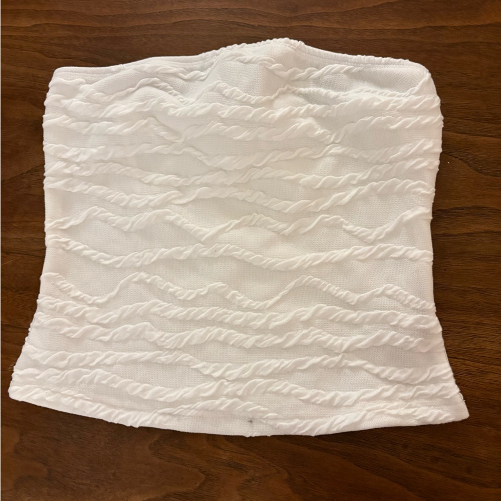 SHEIN White ruffle tube top